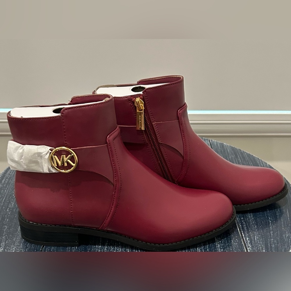 Michael Kors Ankle Boots - Picture 2 of 8